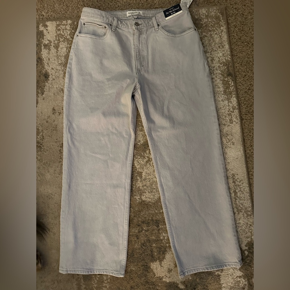 Abercrombie & Fitch Women's Light Gray Straight Leg Jeans